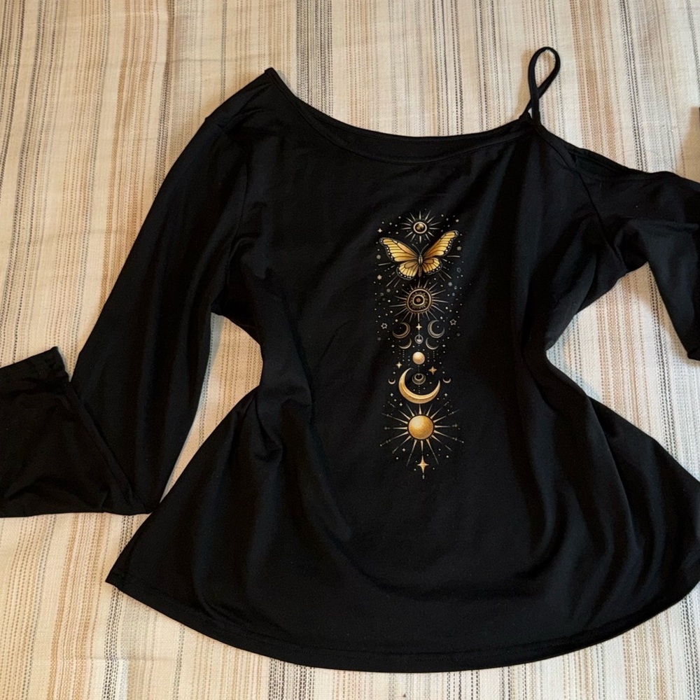 Off-Shoulder Cosmic Graphic Top – Black